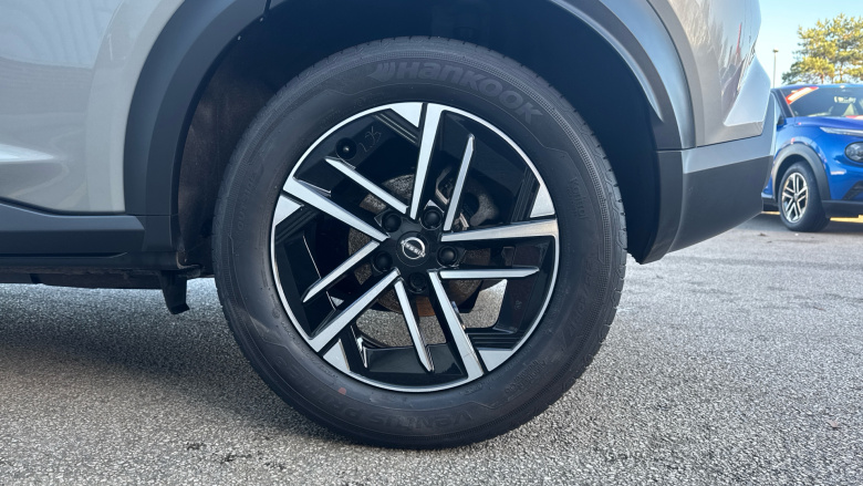 Nissan Juke 1.0 DiG-T N-Connecta 5dr Petrol Hatchback